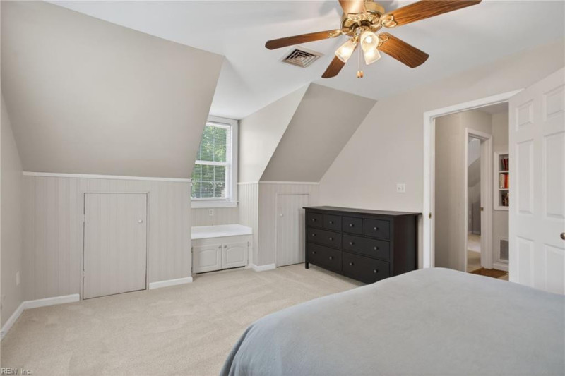 Photo 27 of 37 residential for sale in Portsmouth virginia