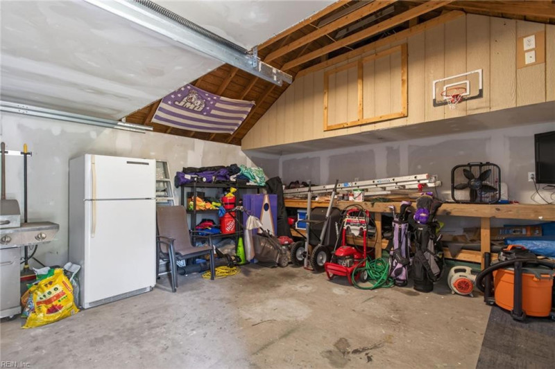 Photo 33 of 37 residential for sale in Portsmouth virginia