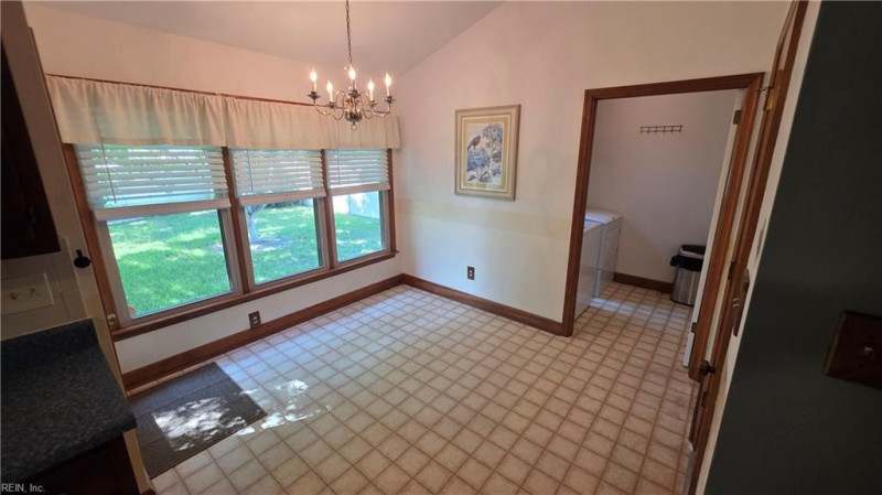 Photo 17 of 27 residential for sale in Chesapeake virginia