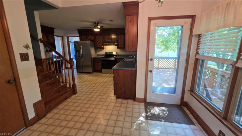 Photo 18 of 27 residential for sale in Chesapeake virginia