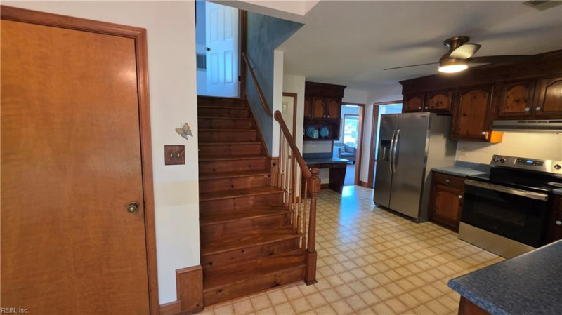 Photo 19 of 27 residential for sale in Chesapeake virginia