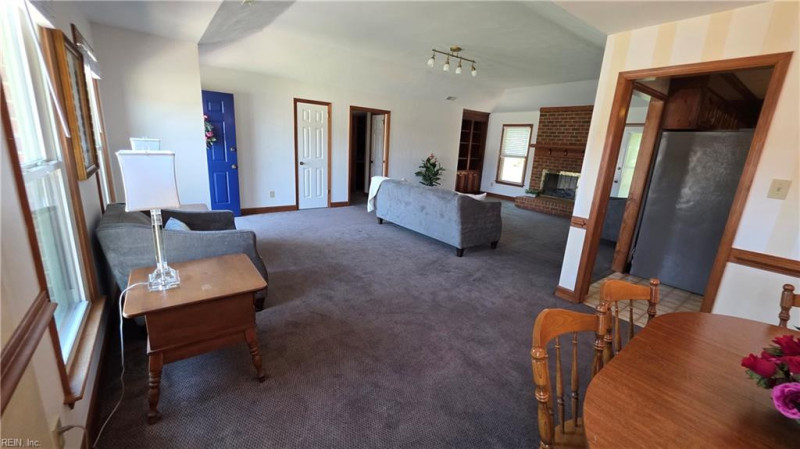 Photo 5 of 27 residential for sale in Chesapeake virginia