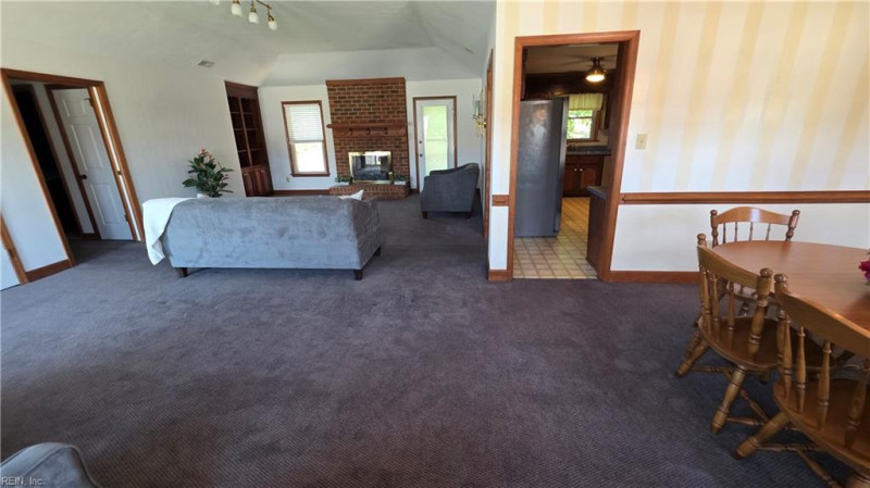 Photo 6 of 27 residential for sale in Chesapeake virginia