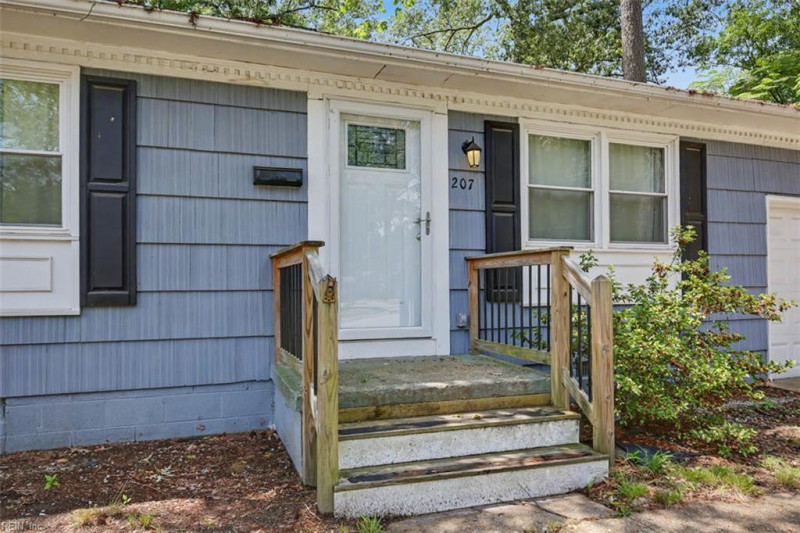 Photo 5 of 25 residential for sale in Newport News virginia