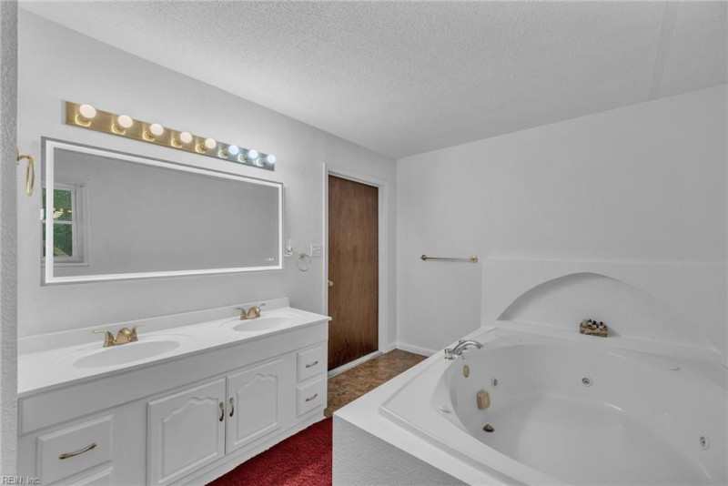 Photo 19 of 50 residential for sale in Isle of Wight County virginia