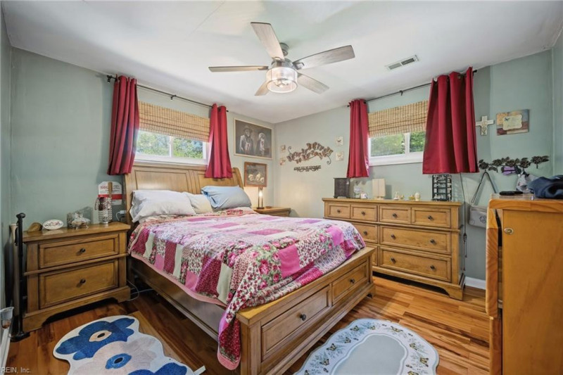 Photo 12 of 36 residential for sale in Virginia Beach virginia
