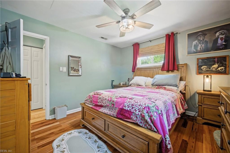 Photo 13 of 36 residential for sale in Virginia Beach virginia