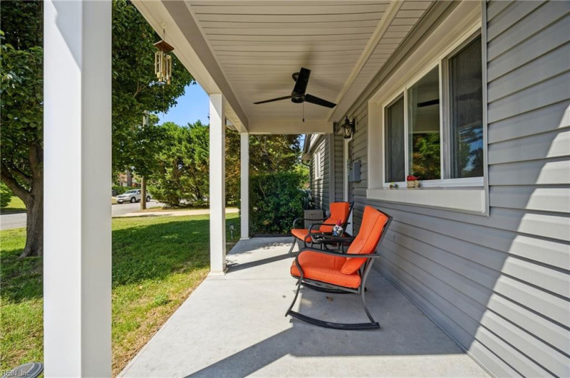 Photo 2 of 36 residential for sale in Virginia Beach virginia