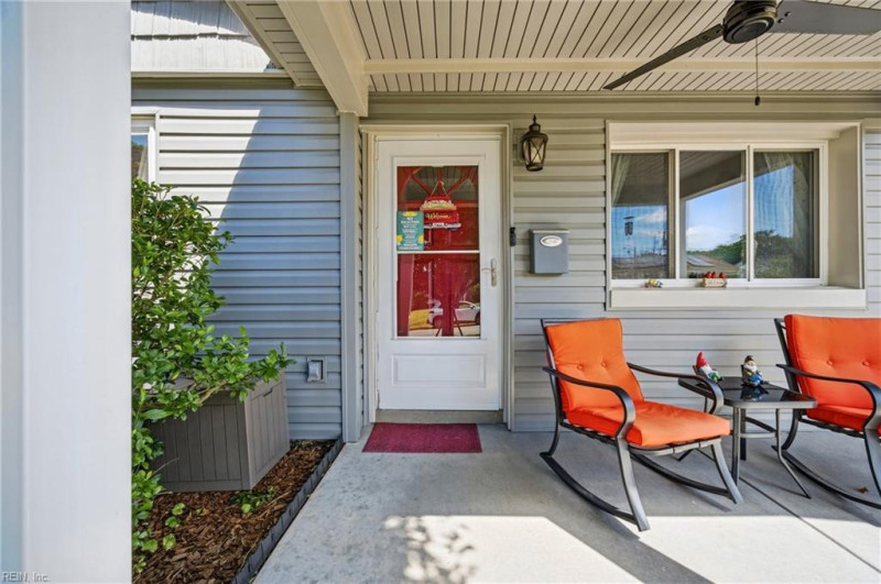 Photo 3 of 36 residential for sale in Virginia Beach virginia