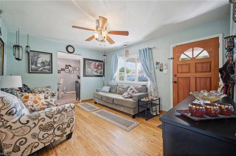 Photo 5 of 36 residential for sale in Virginia Beach virginia