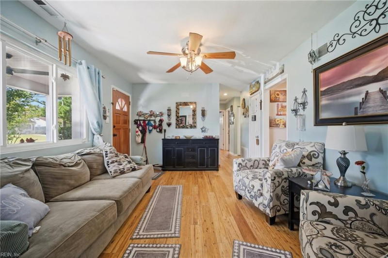 Photo 6 of 36 residential for sale in Virginia Beach virginia