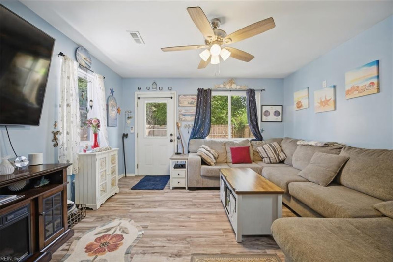 Photo 7 of 36 residential for sale in Virginia Beach virginia
