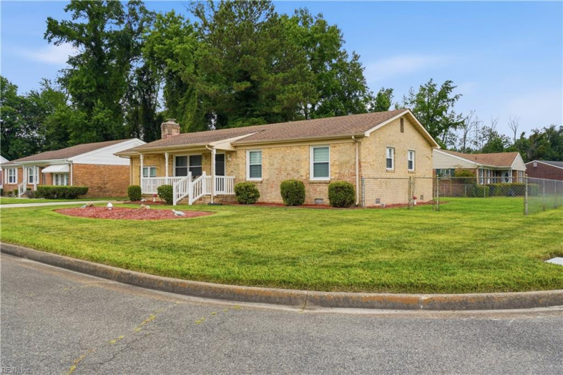 Photo 4 of 36 residential for sale in Chesapeake virginia Photo 4 of 36 residential for sale in Chesapeake virginia