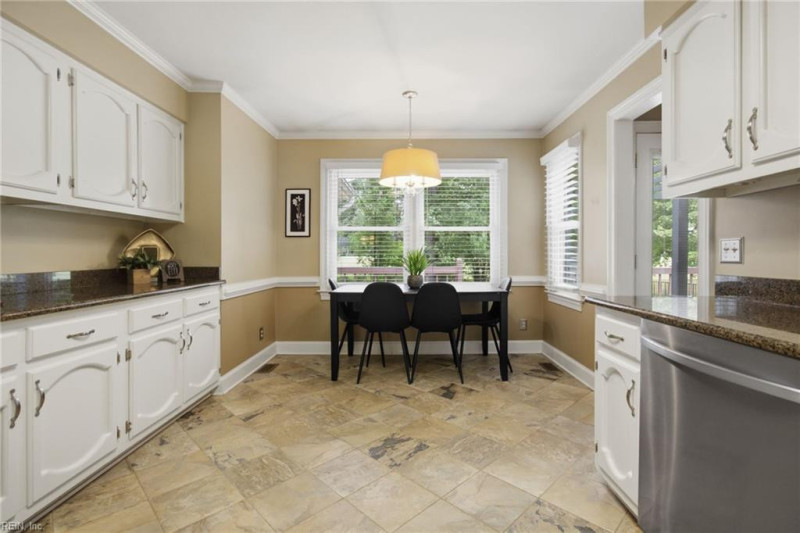 Photo 11 of 49 residential for sale in Chesapeake virginia
