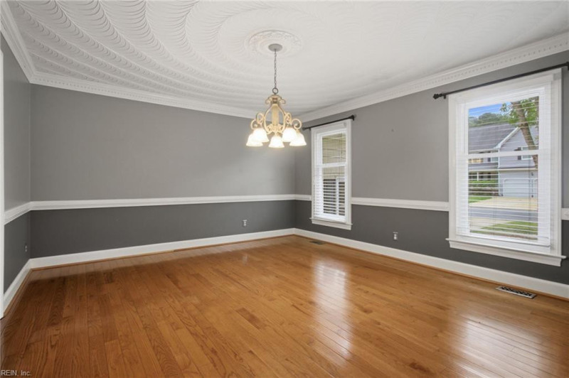 Photo 16 of 49 residential for sale in Chesapeake virginia