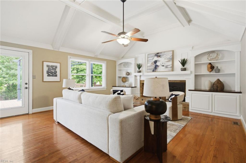 Photo 20 of 49 residential for sale in Chesapeake virginia