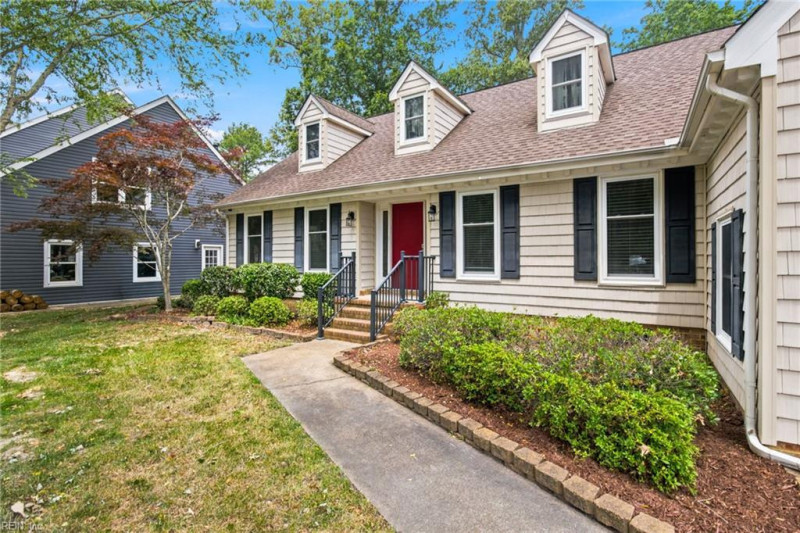 Photo 3 of 49 residential for sale in Chesapeake virginia