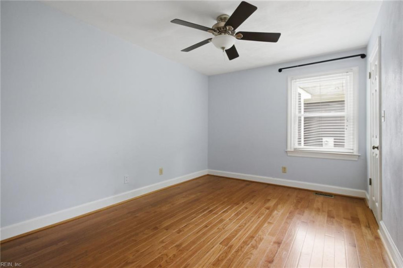 Photo 33 of 49 residential for sale in Chesapeake virginia