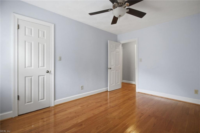 Photo 34 of 49 residential for sale in Chesapeake virginia