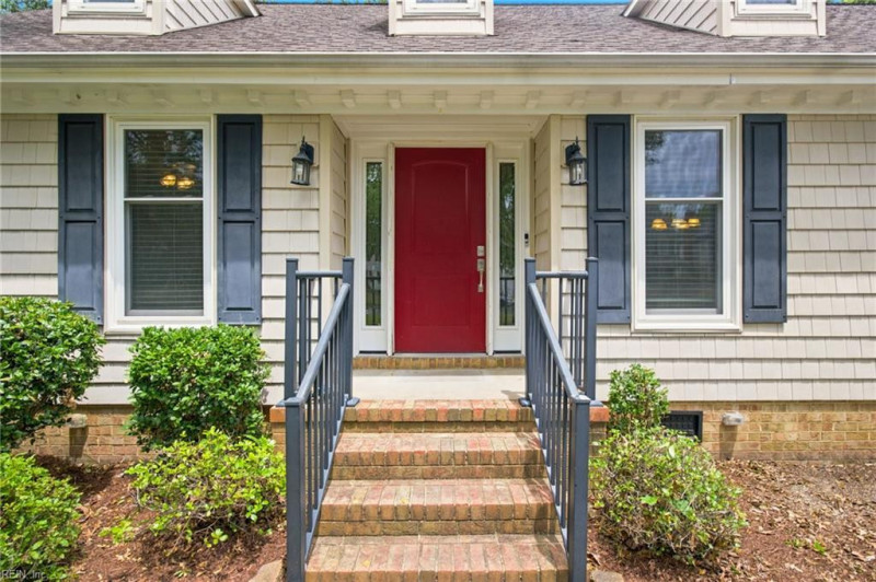 Photo 4 of 49 residential for sale in Chesapeake virginia