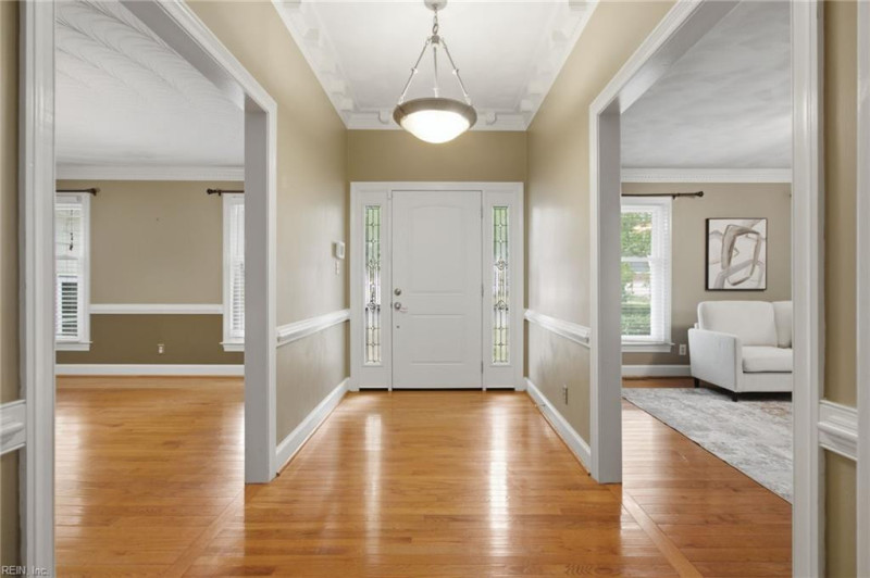 Photo 5 of 49 residential for sale in Chesapeake virginia