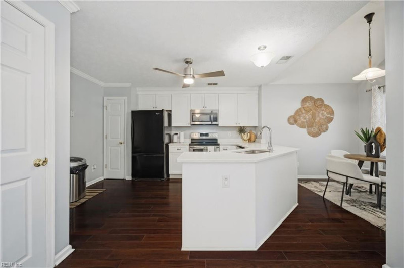 Photo 12 of 37 residential for sale in Newport News virginia