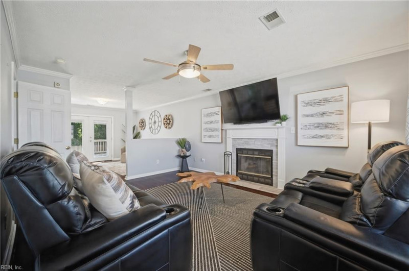 Photo 6 of 37 residential for sale in Newport News virginia