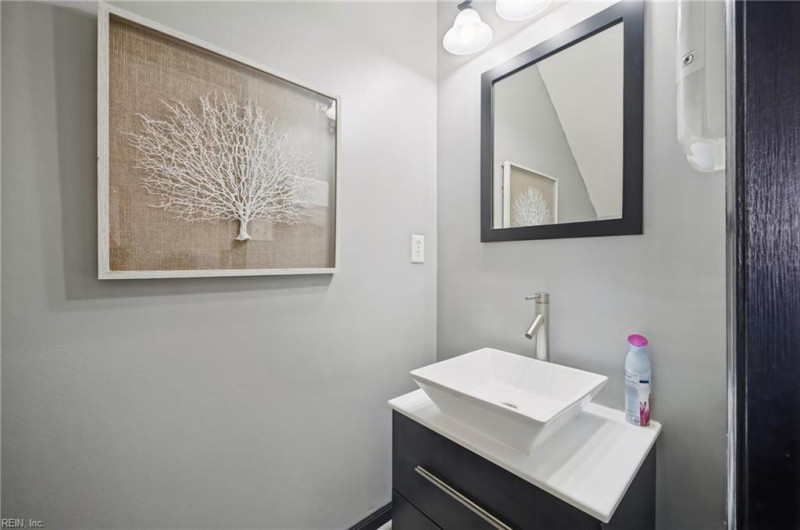 Photo 9 of 37 residential for sale in Newport News virginia