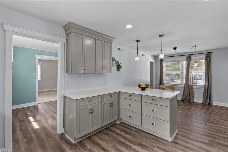 Photo 10 of 49 residential for sale in Virginia Beach virginia