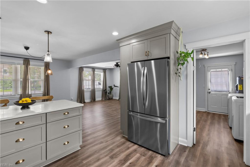 Photo 11 of 49 residential for sale in Virginia Beach virginia