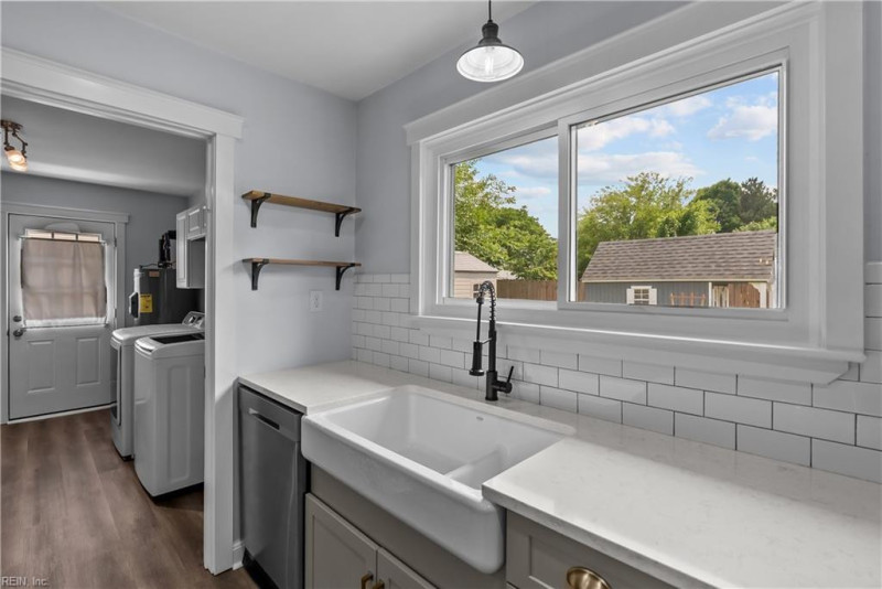 Photo 12 of 49 residential for sale in Virginia Beach virginia