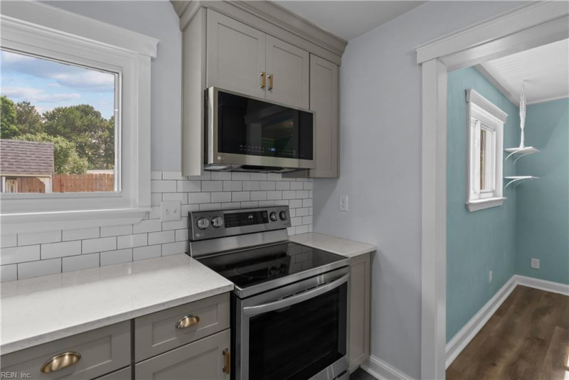Photo 13 of 49 residential for sale in Virginia Beach virginia