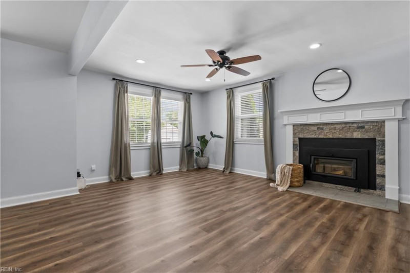 Photo 3 of 49 residential for sale in Virginia Beach virginia