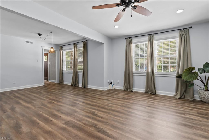 Photo 5 of 49 residential for sale in Virginia Beach virginia