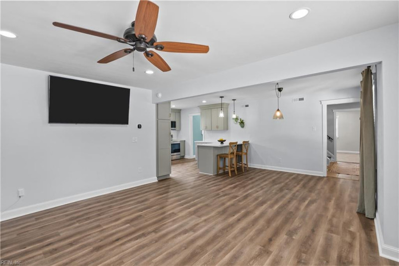 Photo 7 of 49 residential for sale in Virginia Beach virginia