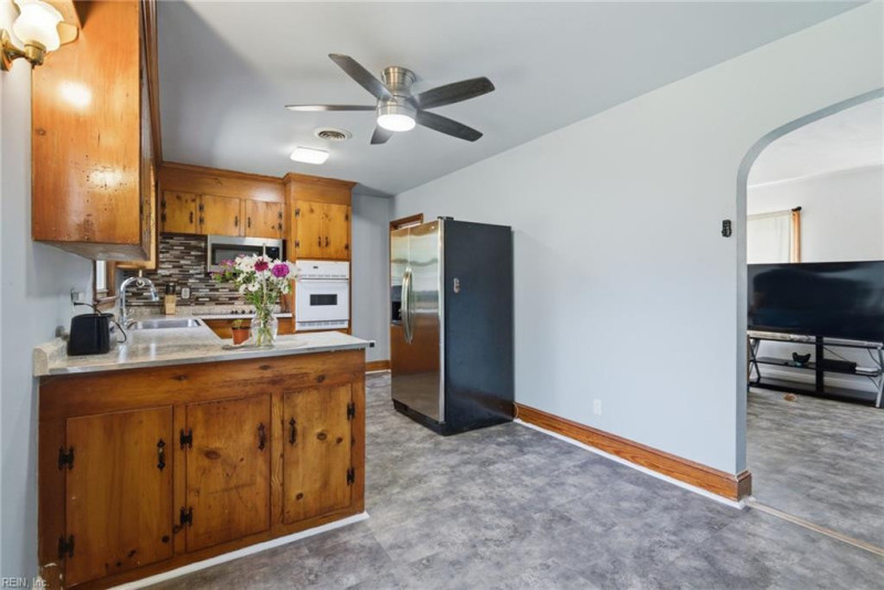 Photo 11 of 46 residential for sale in Suffolk virginia