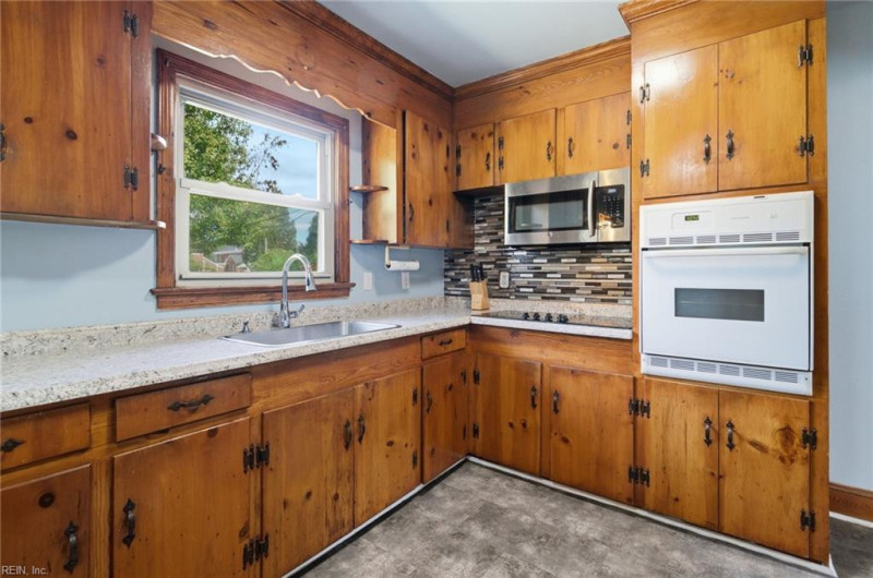 Photo 12 of 46 residential for sale in Suffolk virginia