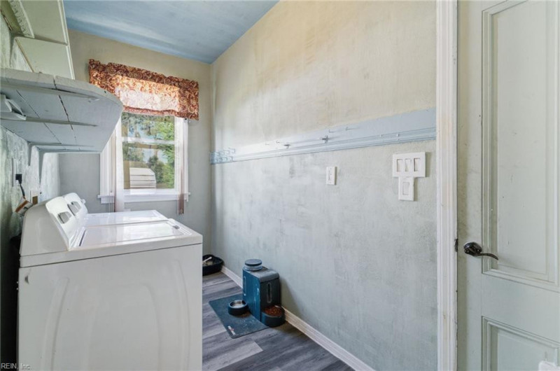 Photo 16 of 46 residential for sale in Suffolk virginia
