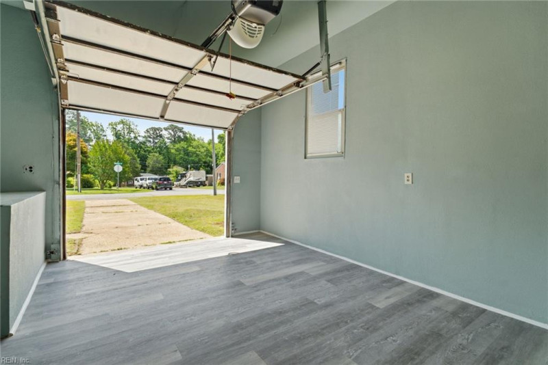 Photo 18 of 46 residential for sale in Suffolk virginia