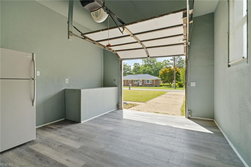 Photo 19 of 46 residential for sale in Suffolk virginia