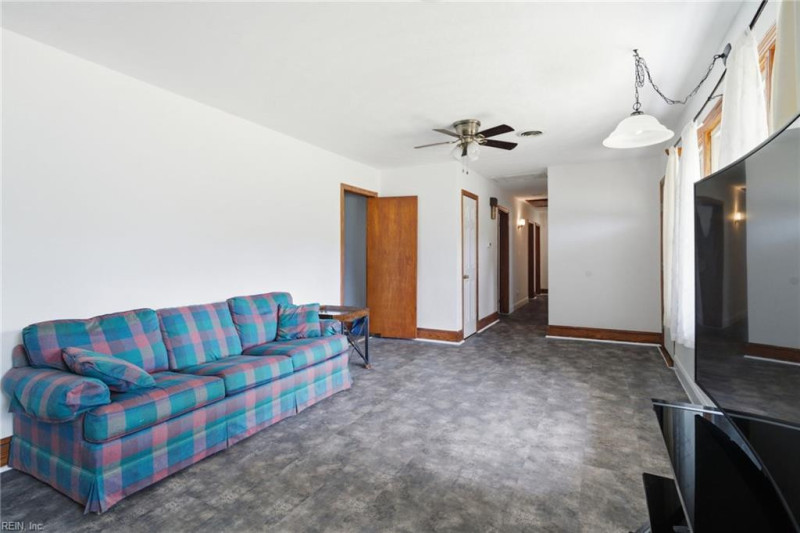 Photo 21 of 46 residential for sale in Suffolk virginia