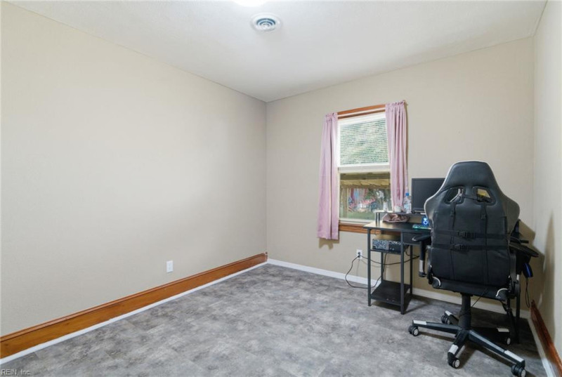 Photo 26 of 46 residential for sale in Suffolk virginia