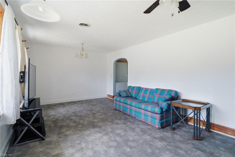 Photo 6 of 46 residential for sale in Suffolk virginia