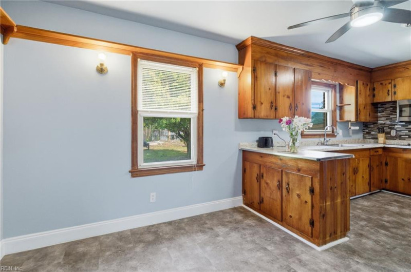 Photo 9 of 46 residential for sale in Suffolk virginia