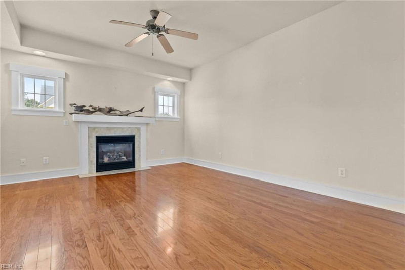 Photo 4 of 29 residential for sale in Currituck County virginia