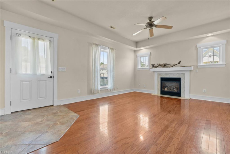 Photo 7 of 29 residential for sale in Currituck County virginia