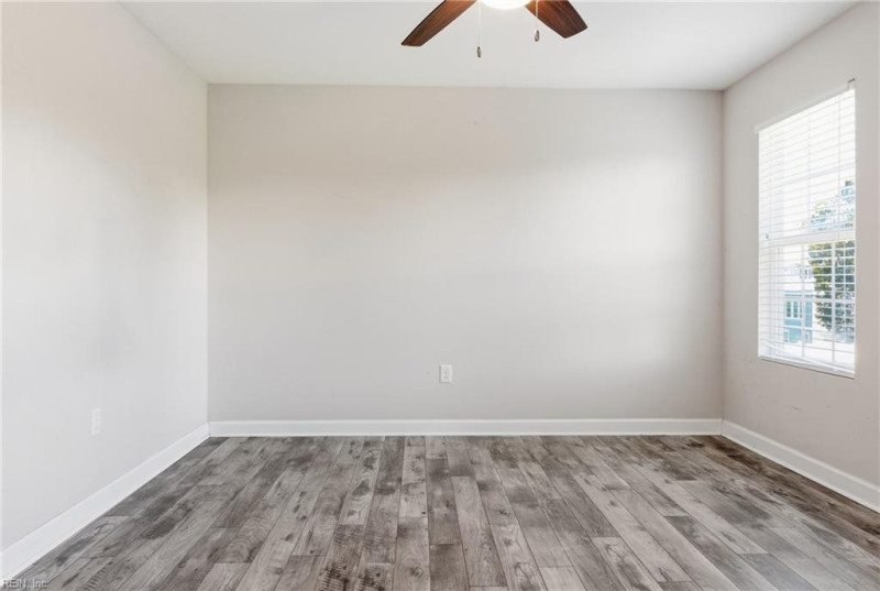 Photo 10 of 33 residential for sale in Norfolk virginia