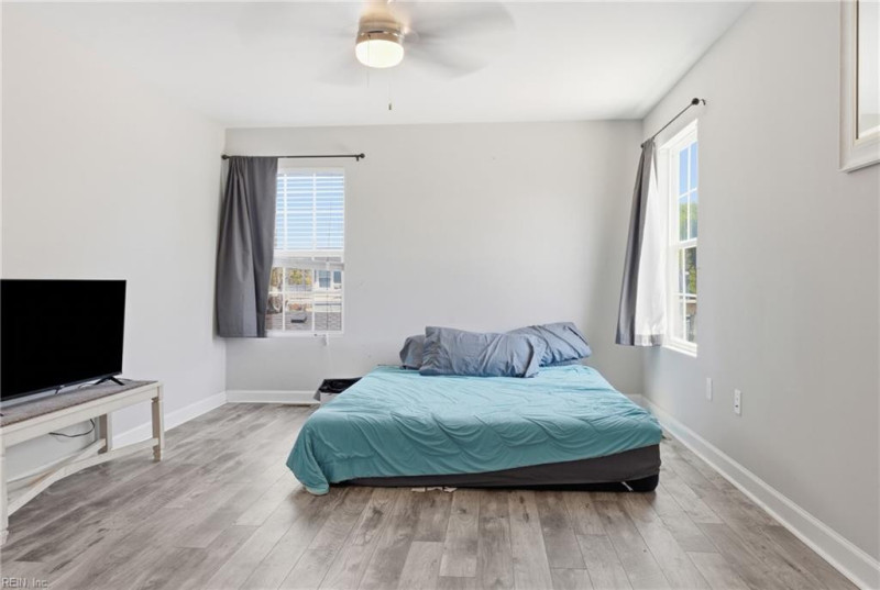 Photo 13 of 33 residential for sale in Norfolk virginia