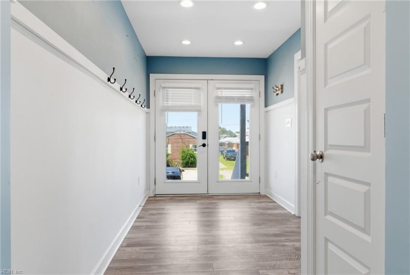 Photo 20 of 33 residential for sale in Norfolk virginia
