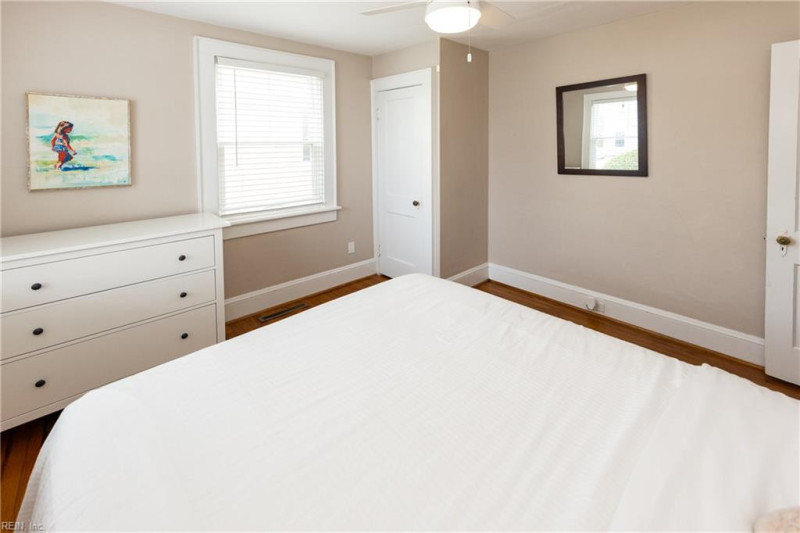 Photo 18 of 50 residential for sale in Virginia Beach virginia